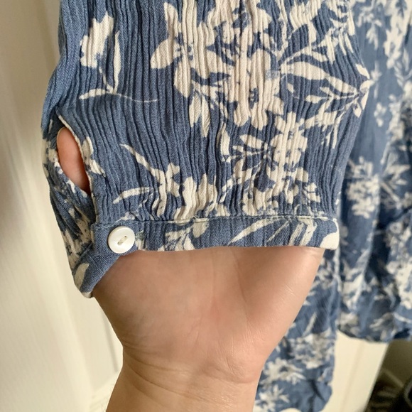 Lulu’s Cornflower Blue and White Patterned Wrap Dress - Picture 5 of 8